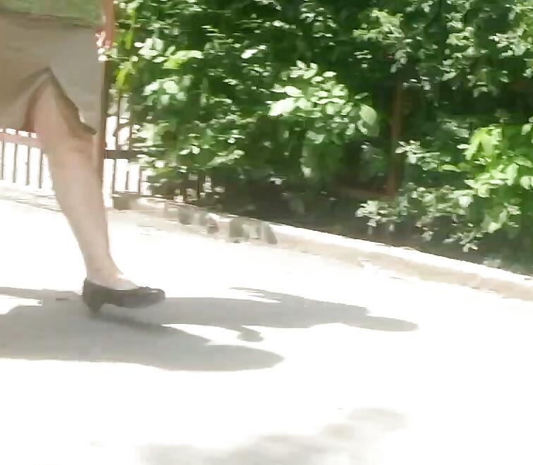 19P Spy old + young feet and legs romanian