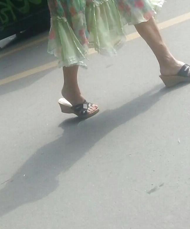 19P Spy old + young feet and legs romanian