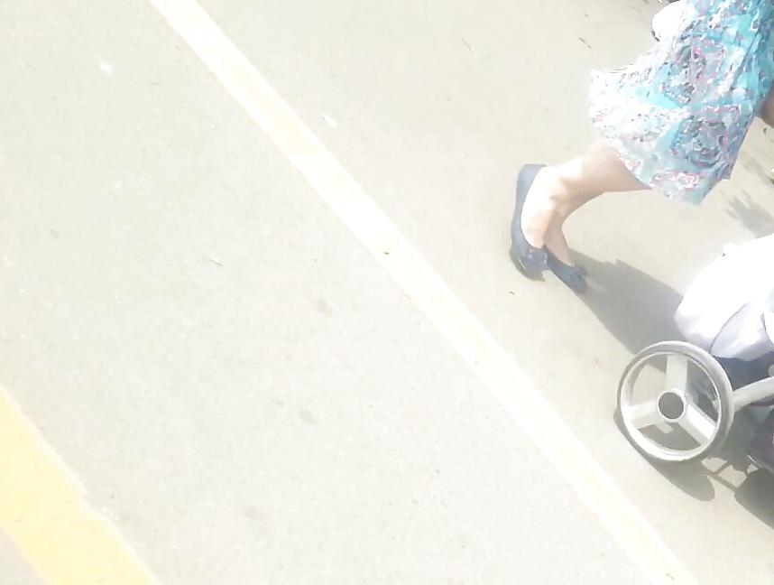 19P Spy old + young feet and legs romanian