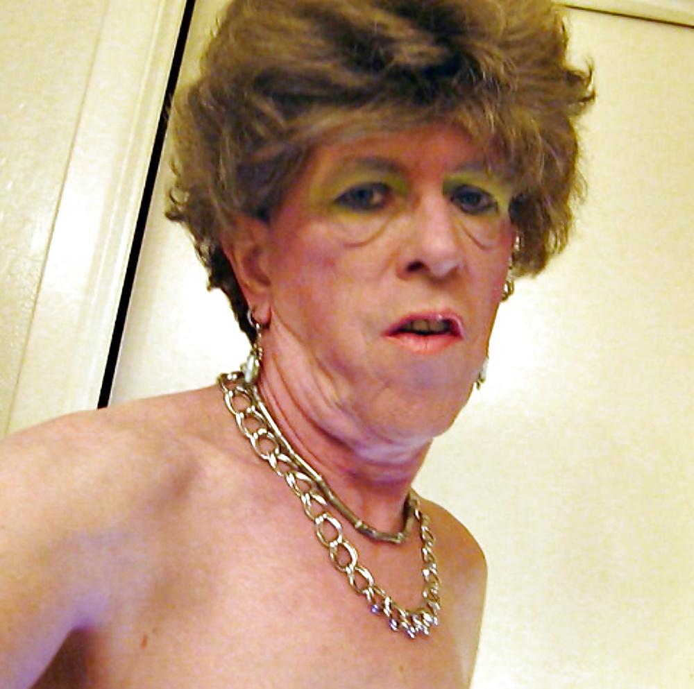 25P JOANNE SLAM - NASTY COUGAR TRANNY SLUT
