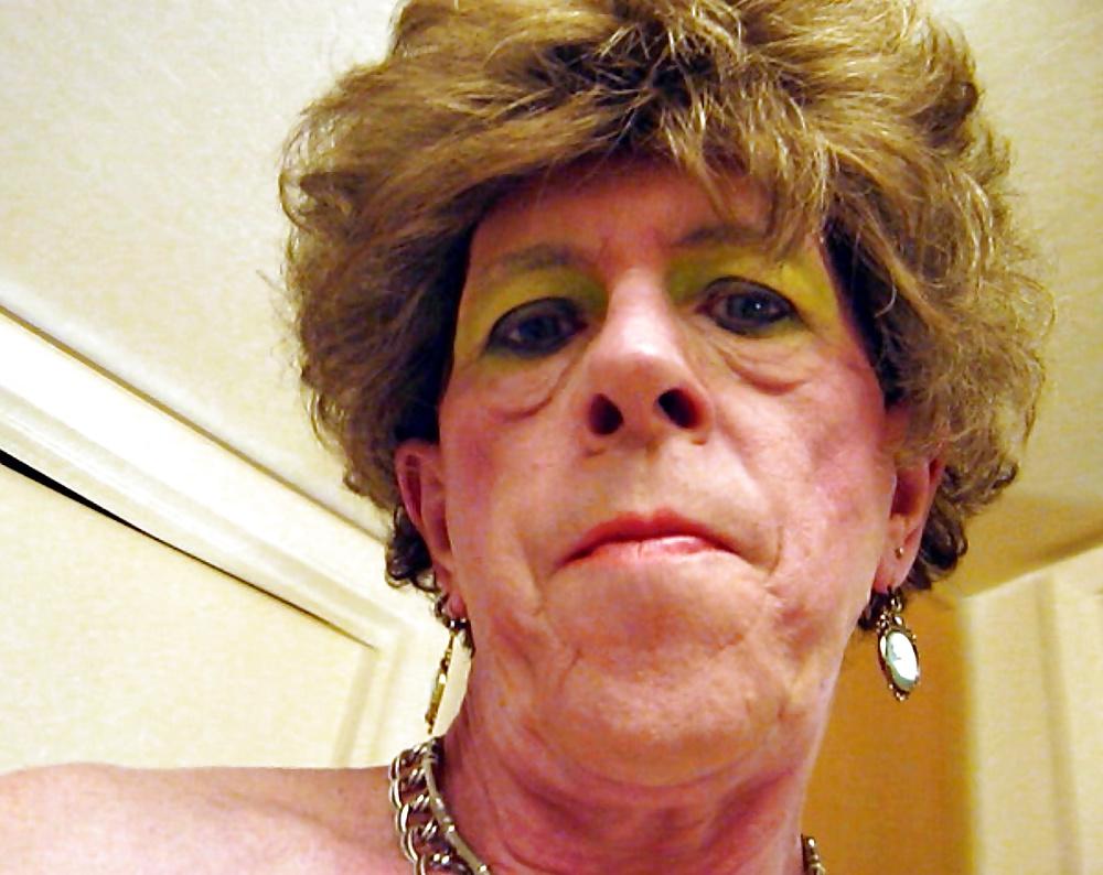 25P JOANNE SLAM - NASTY COUGAR TRANNY SLUT