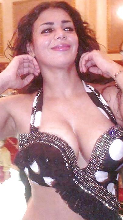 25P Shams belly dancer last hot pictures 2014