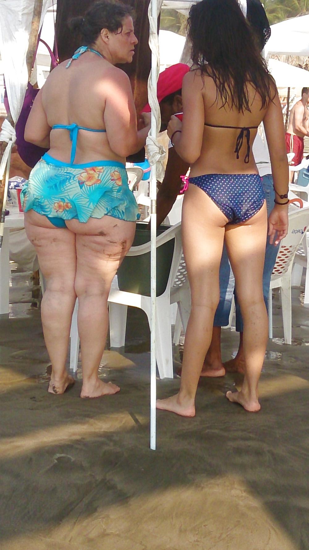 25P Chicas putas en la playa