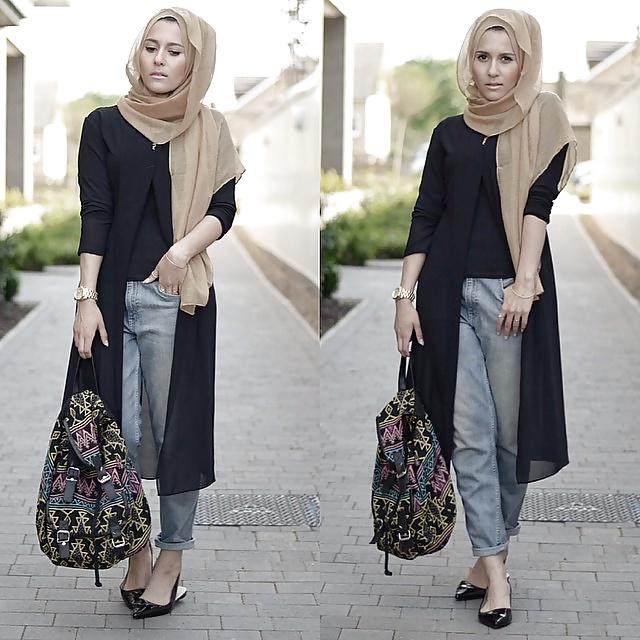 25P Cute hijab girl ... show her some love
