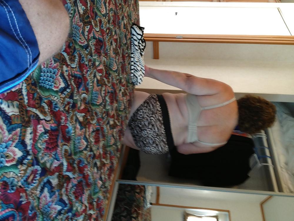 11P Wife panty ass April 2014