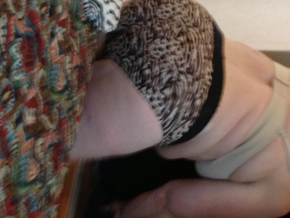 11P Wife panty ass April 2014