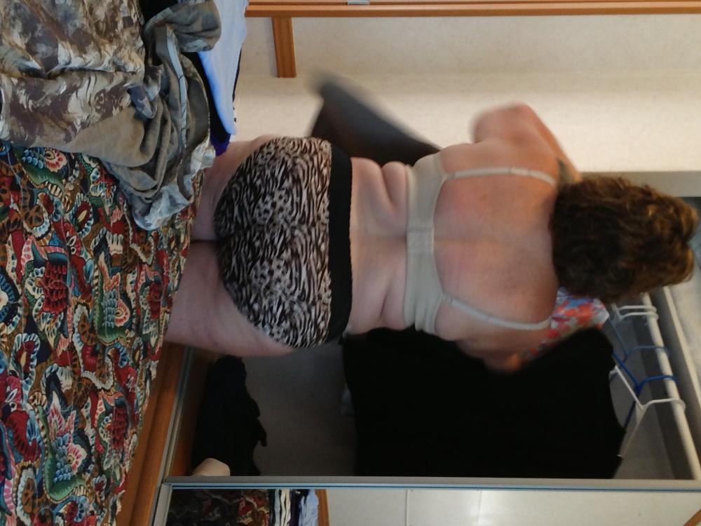 11P Wife panty ass April 2014