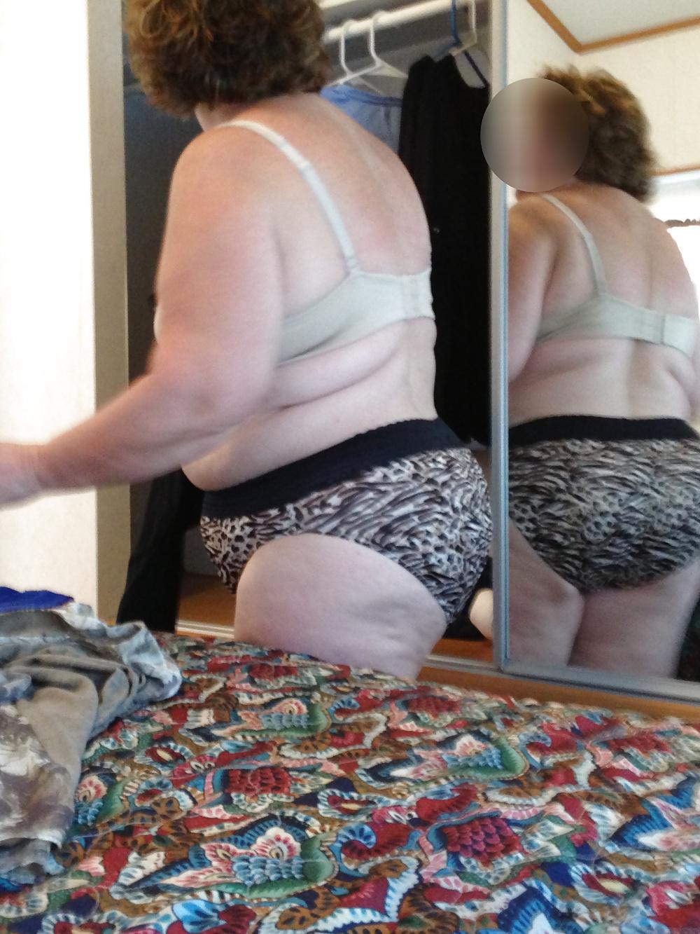 11P Wife panty ass April 2014