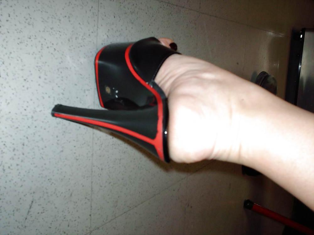 25P HighHeeled Hooker That Comes To My Business