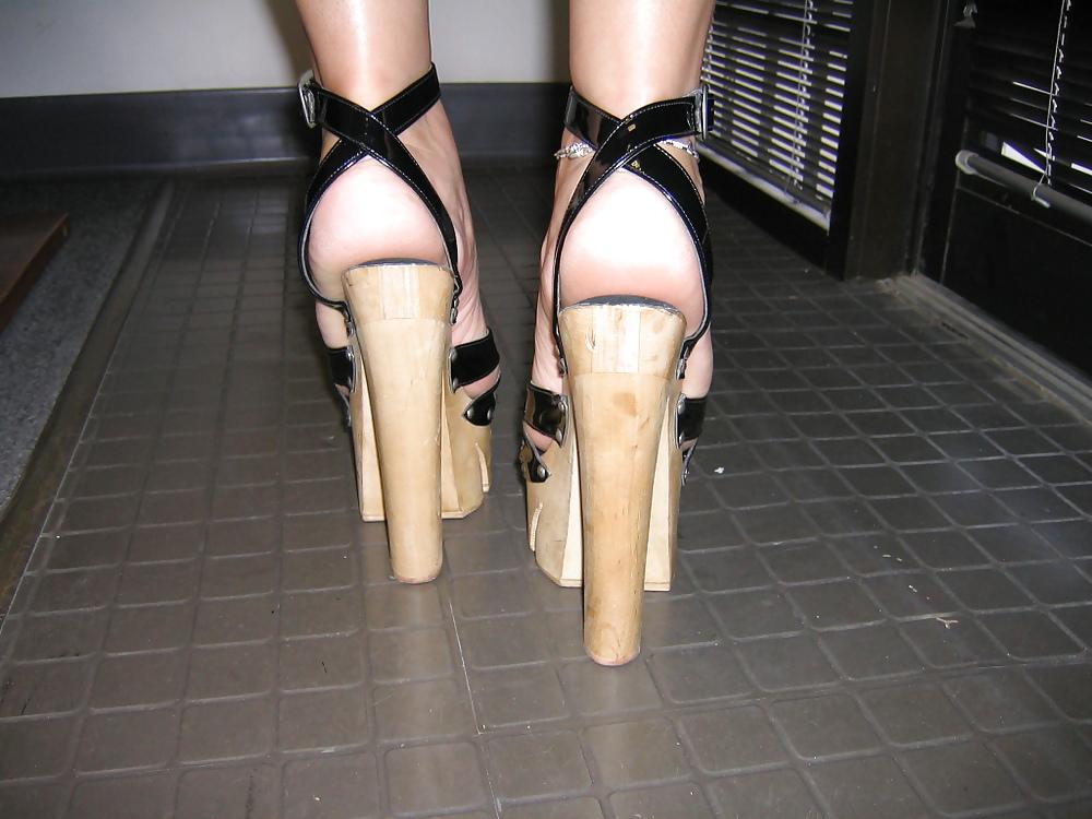 25P HighHeeled Hooker That Comes To My Business