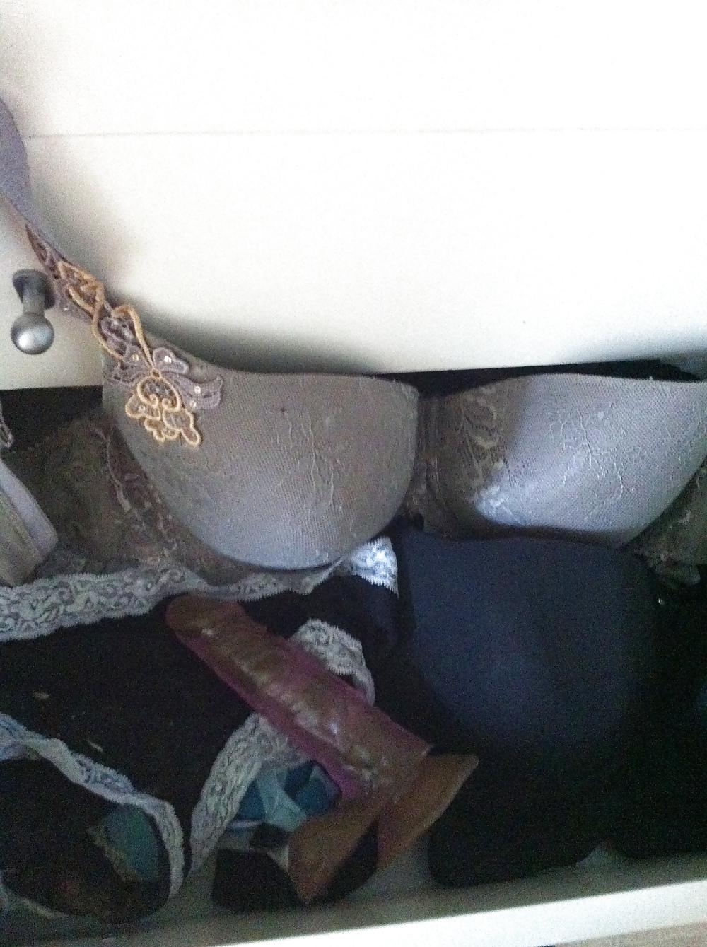 4P Huge load over wifes underwear and sextoy (drawer)