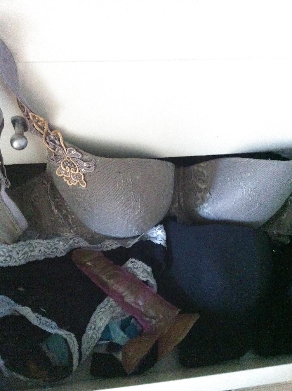 4P Huge load over wifes underwear and sextoy (drawer)