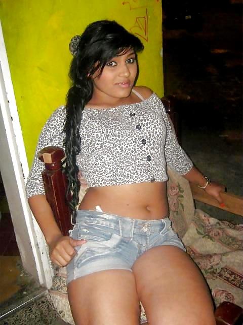 25P NENITAS  LATINAS HOT  EN SHORTS.