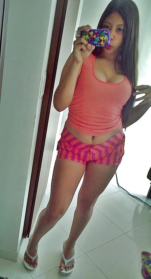 25P NENITAS  LATINAS HOT  EN SHORTS.