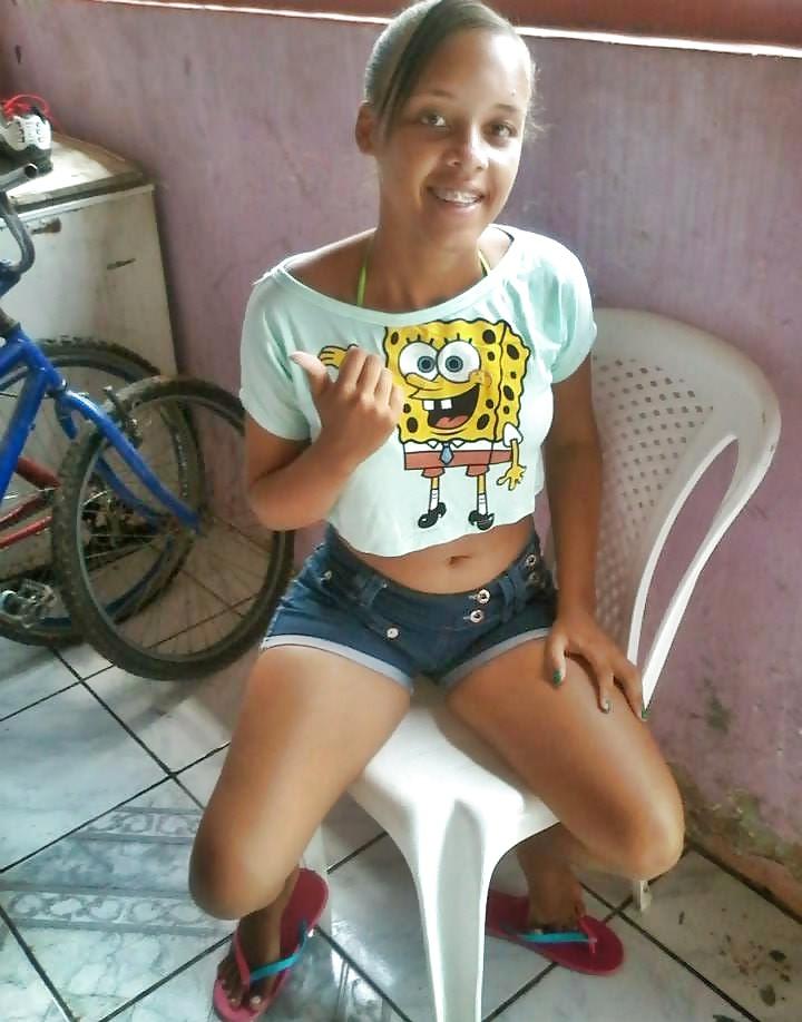 25P NENITAS  LATINAS HOT  EN SHORTS.