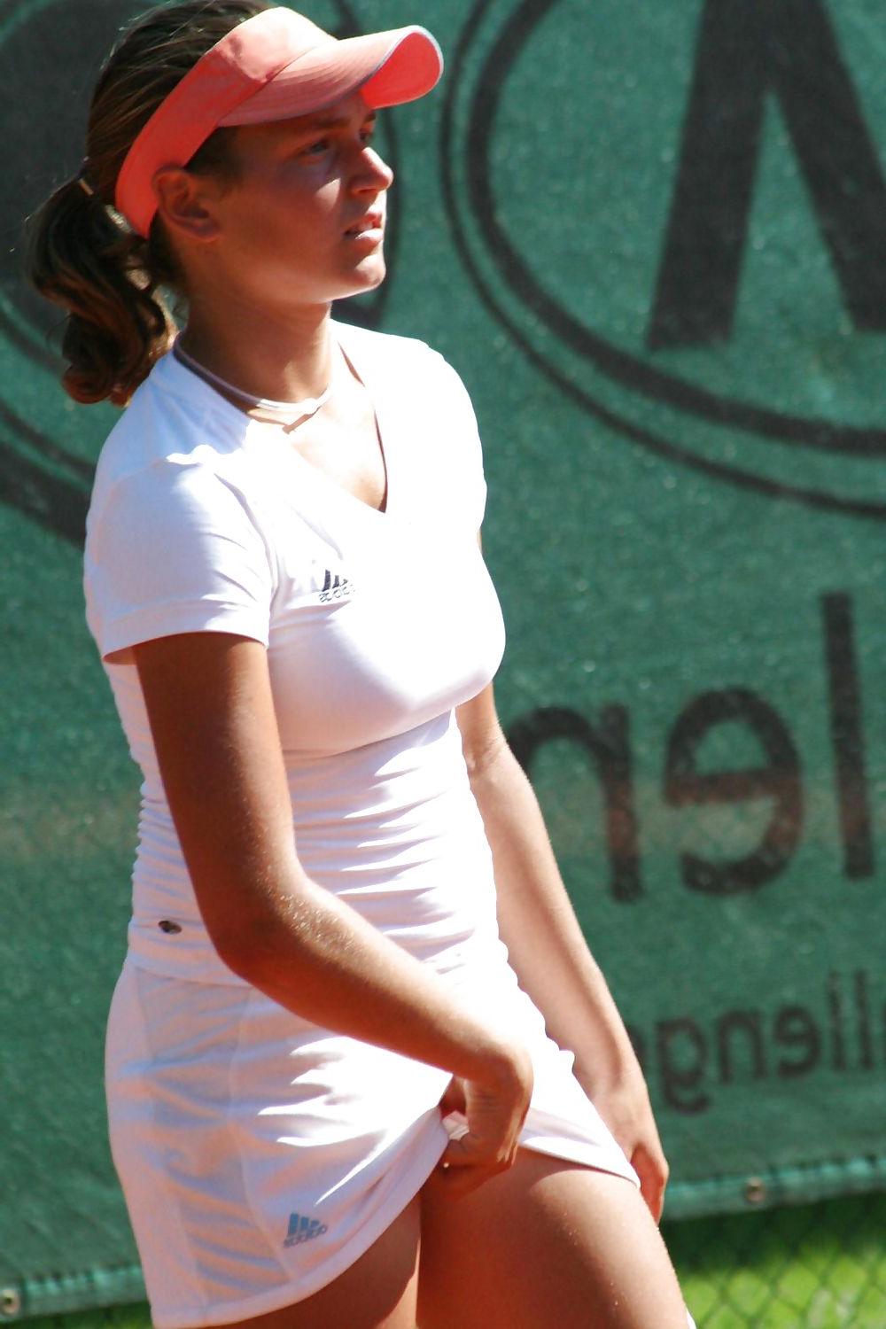 25P Athletic And Camel Toe Erotica 8 By twistedworlds