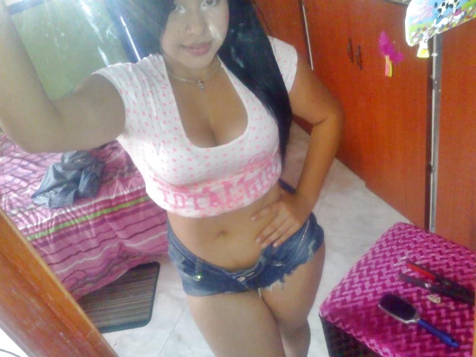 25P LATINAS DELICIOSAS EN SHORTS