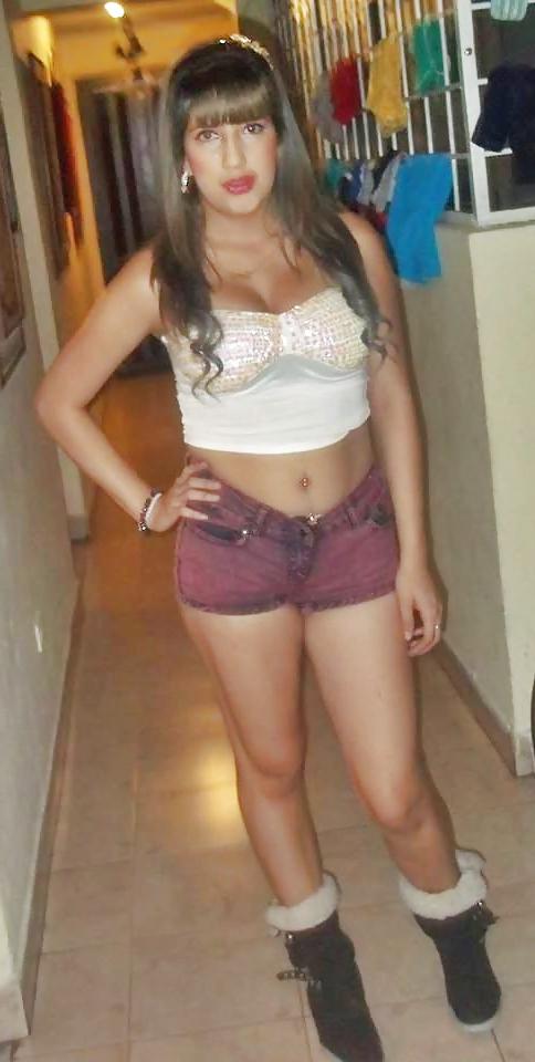 25P LATINAS DELICIOSAS EN SHORTS