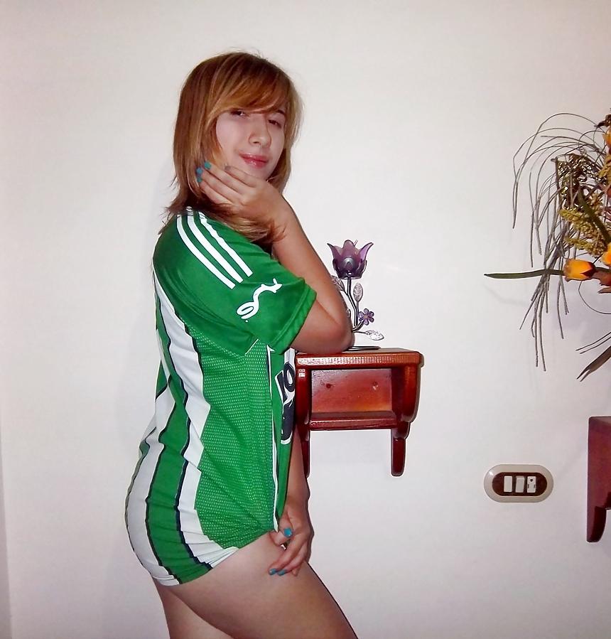25P LATINAS DELICIOSAS EN SHORTS