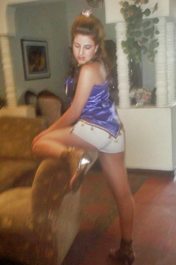 25P LATINAS DELICIOSAS EN SHORTS