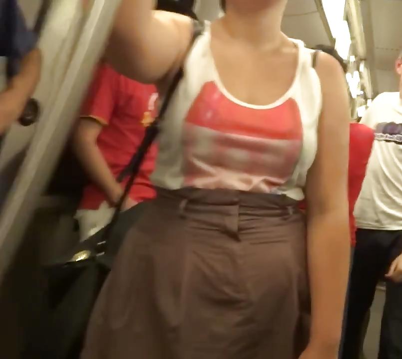 23P Spy subway old + young boobs romanian