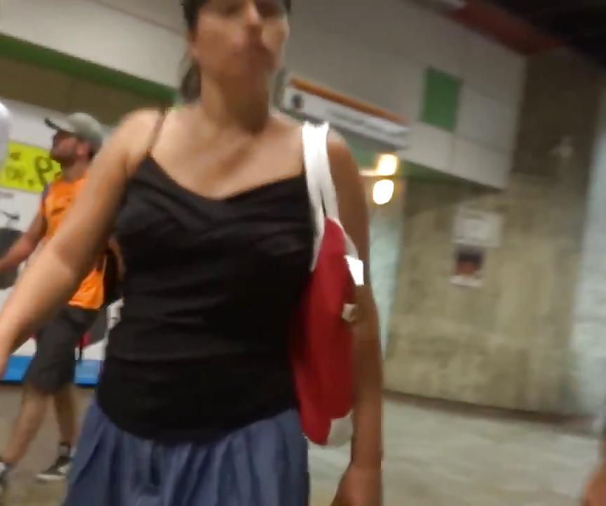 23P Spy subway old + young boobs romanian