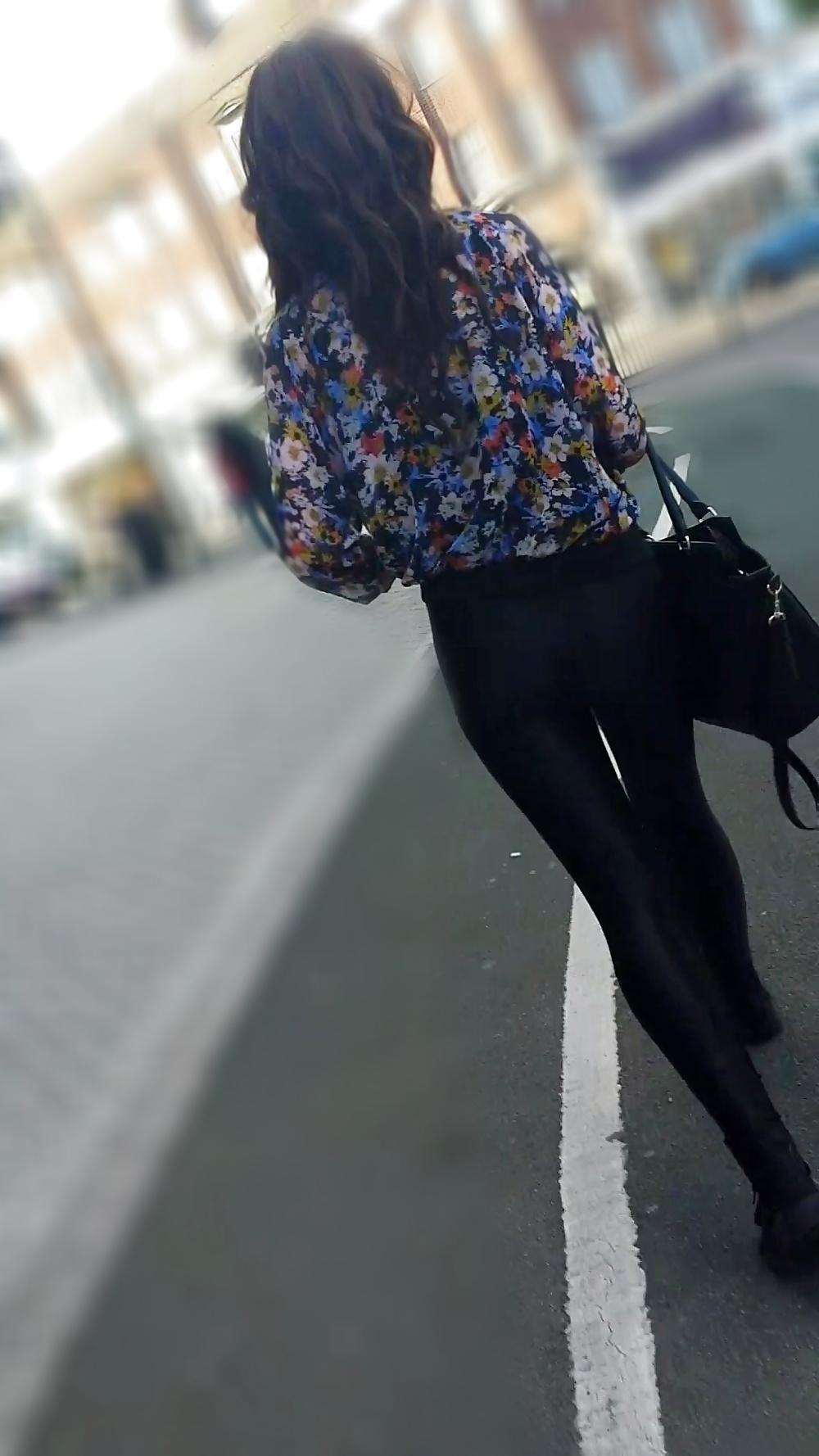 25P Teen Ass In Spandex Leggings 2