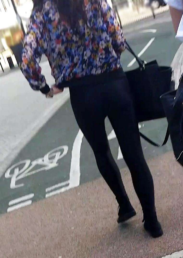 25P Teen Ass In Spandex Leggings 2