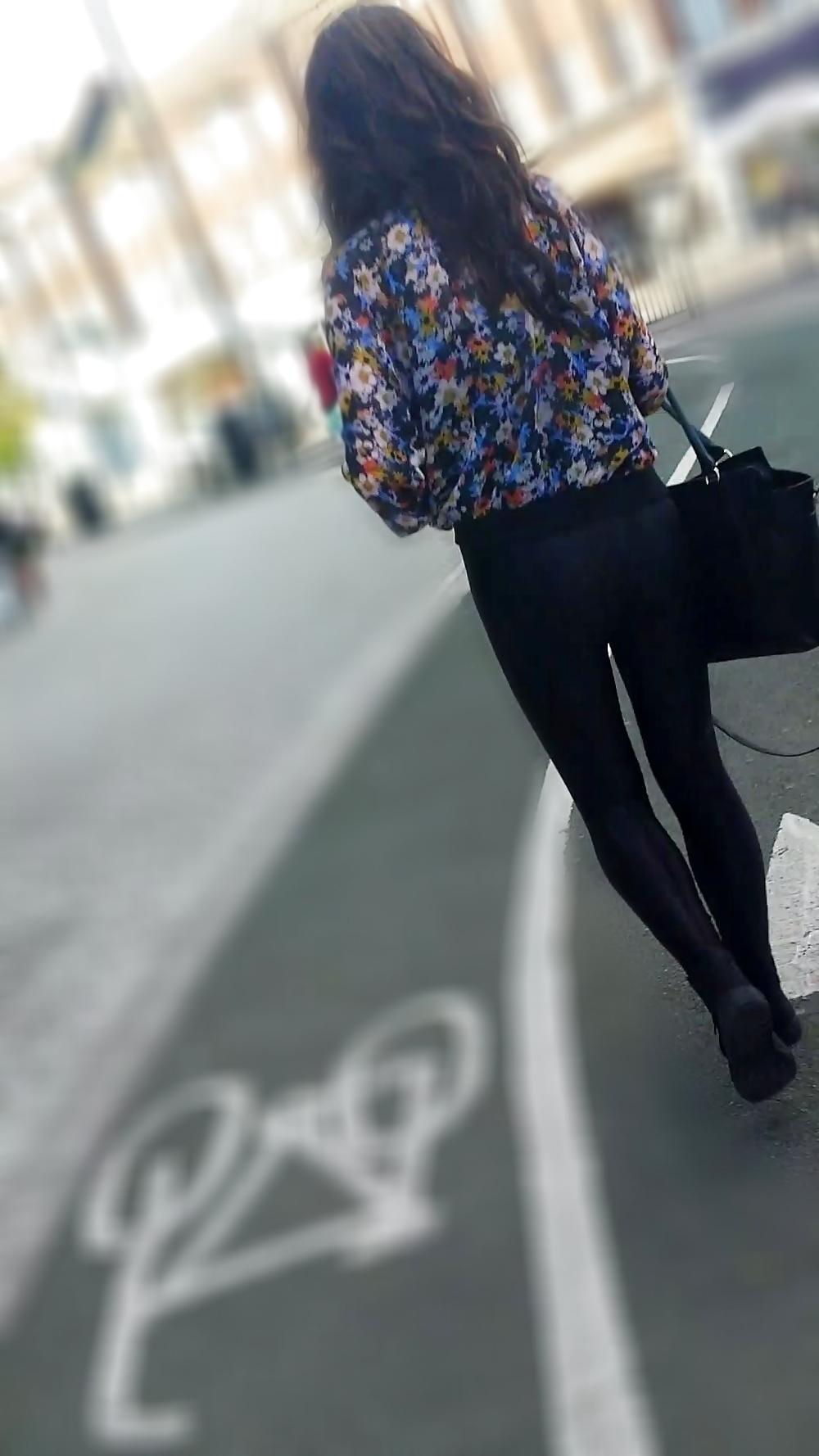 25P Teen Ass In Spandex Leggings 2