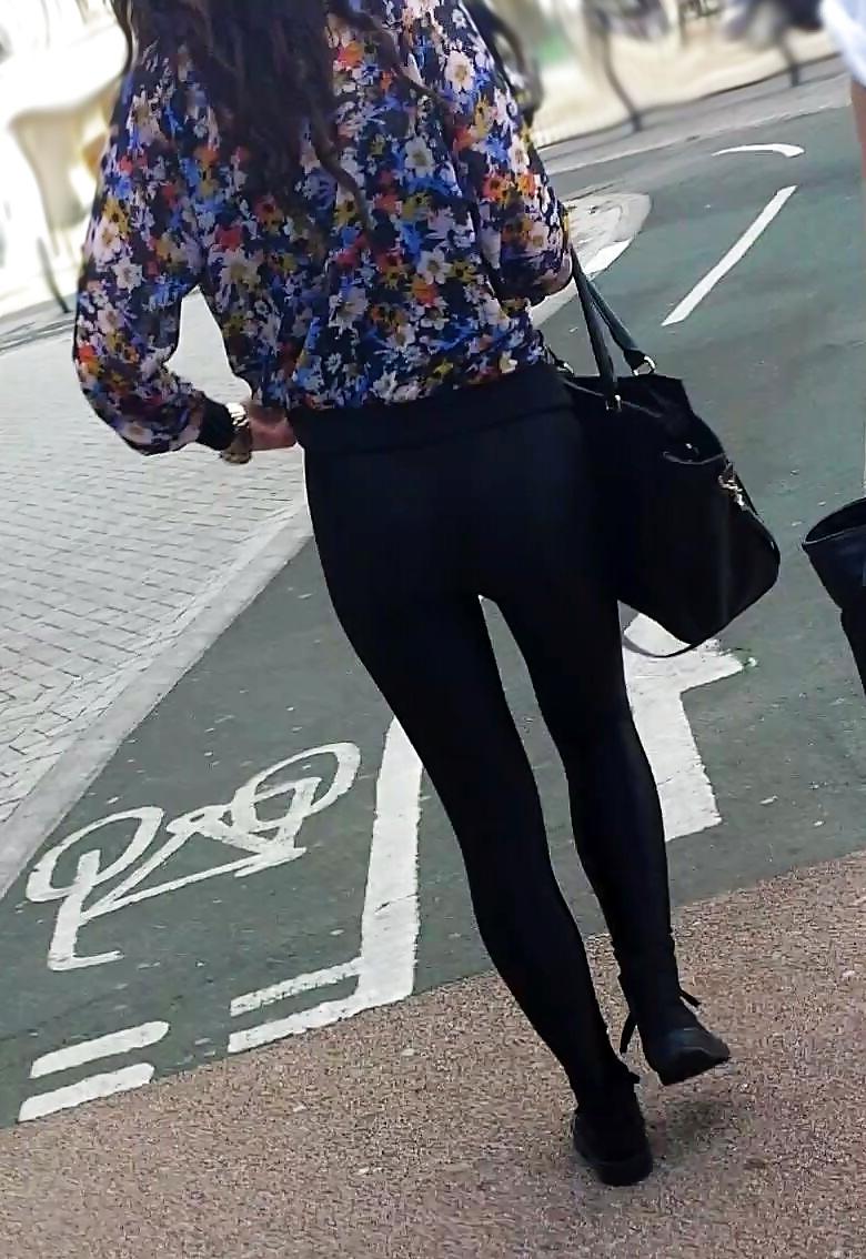 25P Teen Ass In Spandex Leggings 2