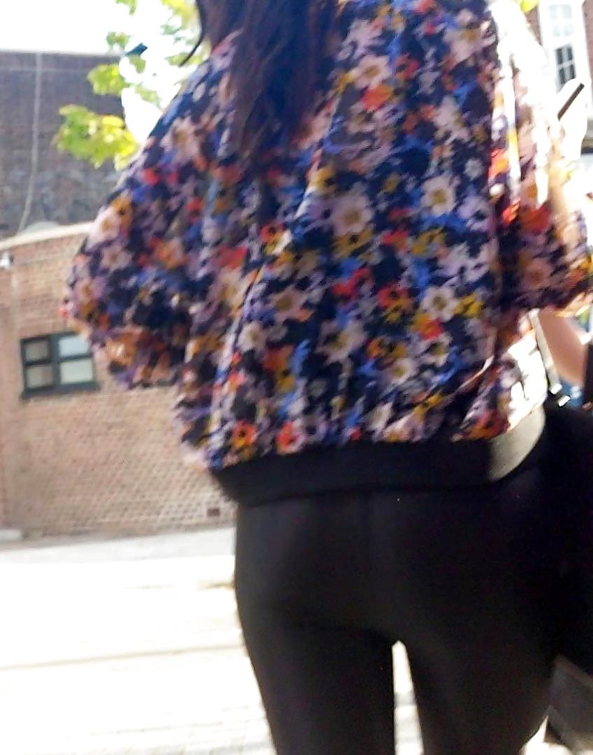 25P Teen Ass In Spandex Leggings 2