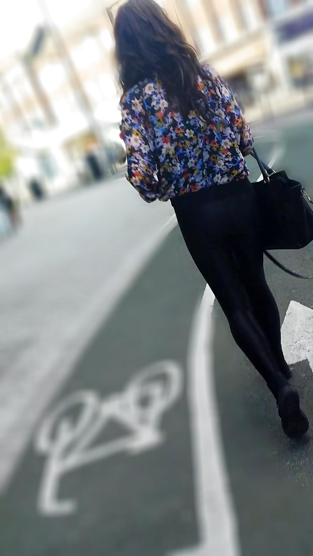 25P Teen Ass In Spandex Leggings 2