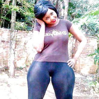 25P Camel toe and ass