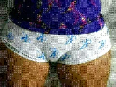 25P Camel toe and ass