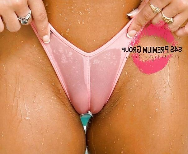 25P Camel toe and ass