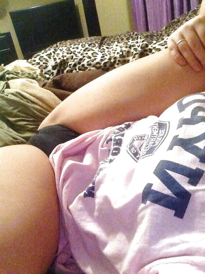 25P Camel toe and ass