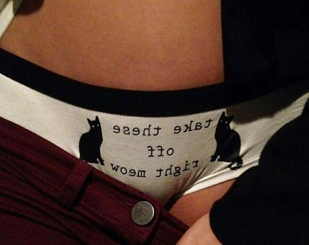 25P Camel toe and ass