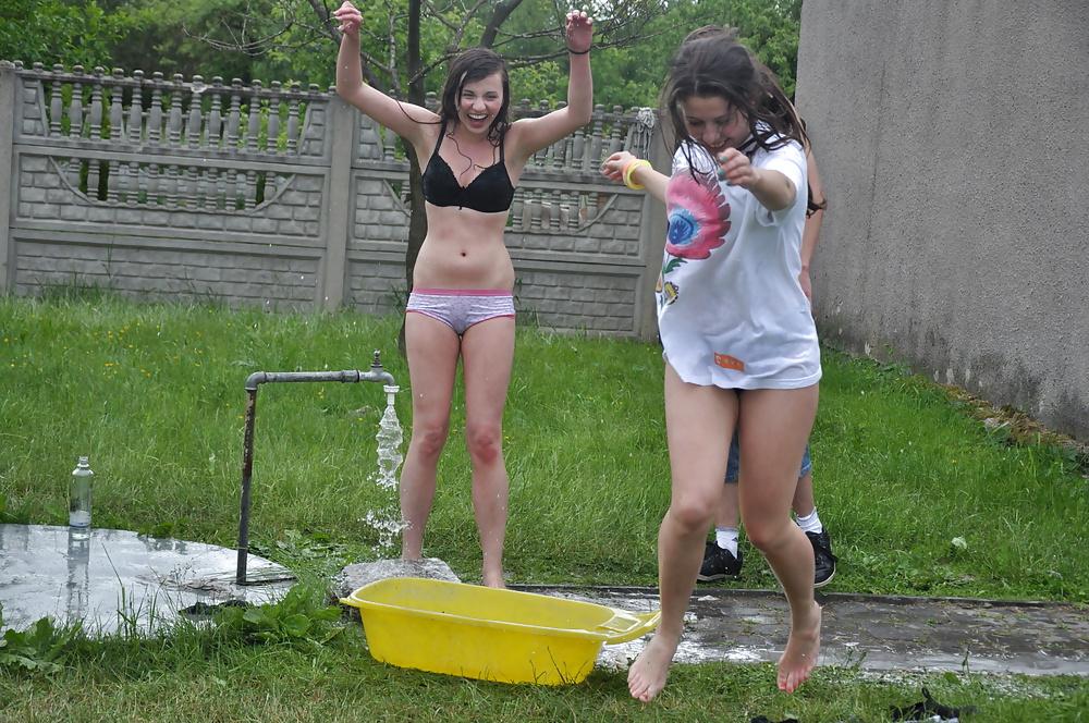 25P Bikini wet game