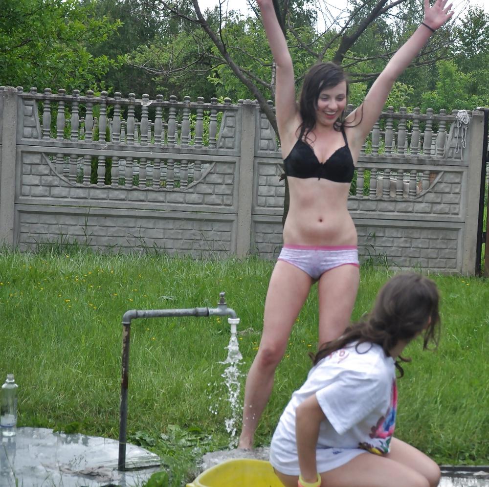 25P Bikini wet game