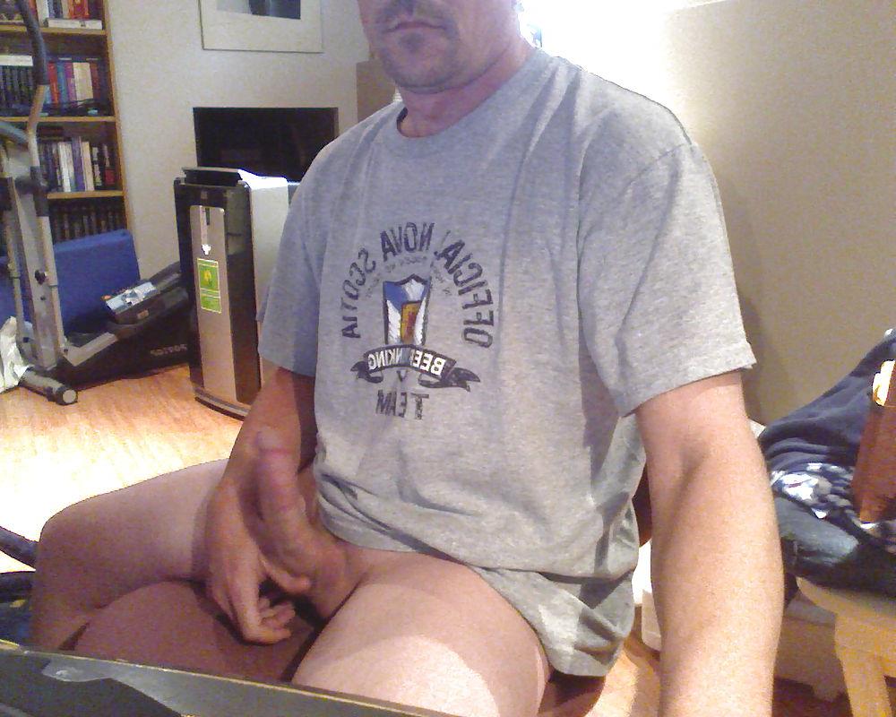 11P Love to please and show on cam