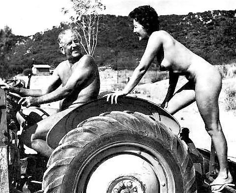 15P Naked couple 13.