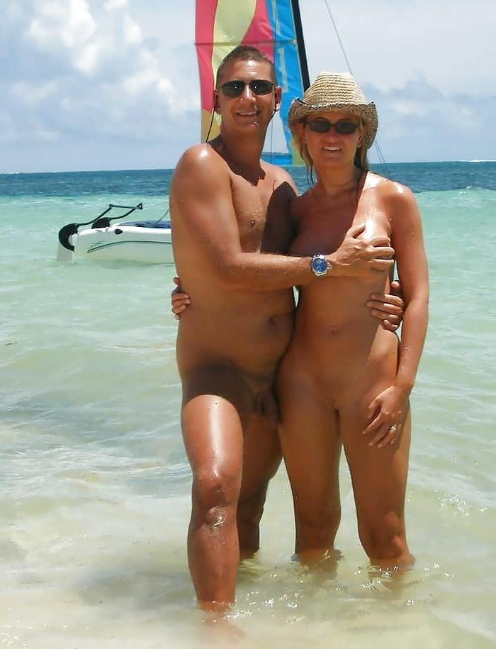 15P Naked couple 13.