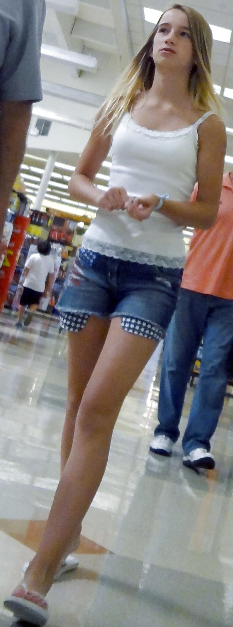 25P Candid short