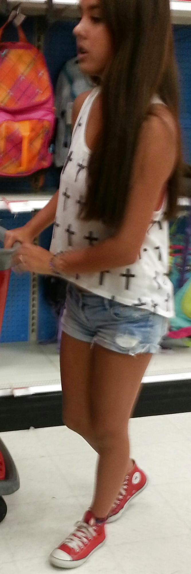 25P Candid short