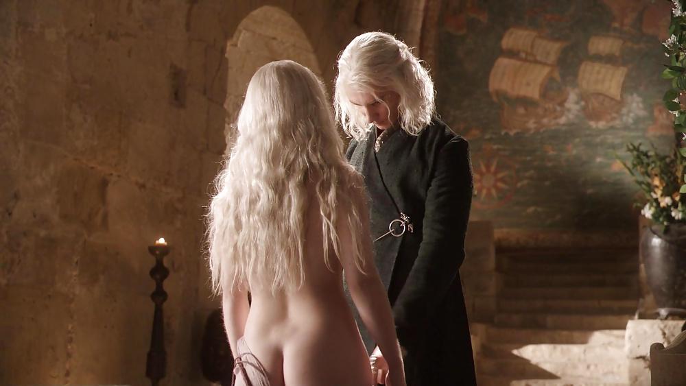 10P Emilia Clarke nude scenes Game of Thrones S01