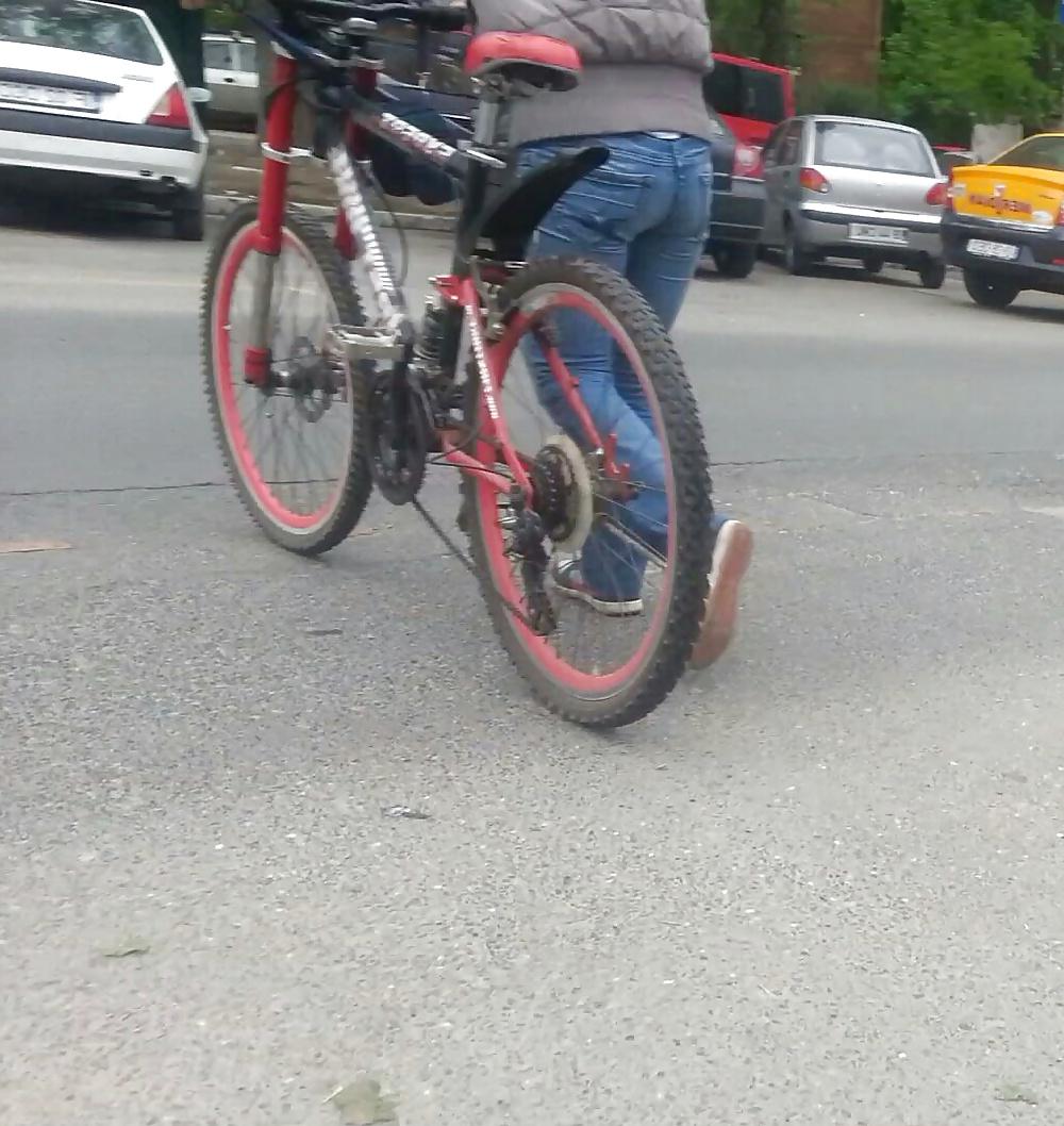 17P Spy bike old + young romanian