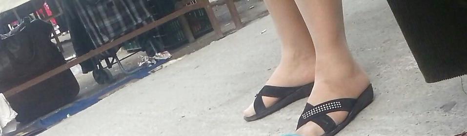 12P Spy old + young feet and legs romanian