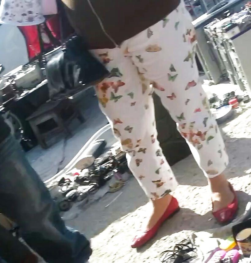 12P Spy old + young feet and legs romanian