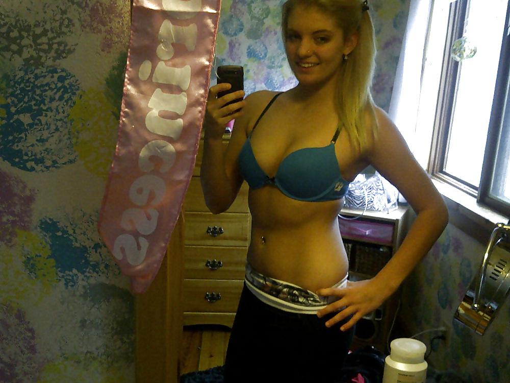 12P New pics of the perfect sluts Hailey and Donna