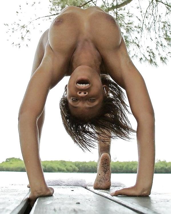 12P All OVER the BEACH...BEAUTIFUL EYES